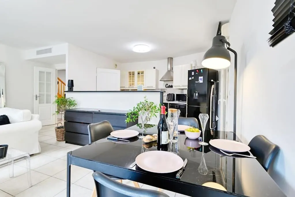 Apartment Duplex Design, Calme, Au Vallon Des Auffes, Bord De Mer Marseille
