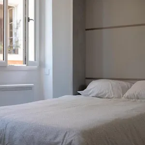 Appartamento Studio Lumineux Place De Lenche Panier, Marsiglia